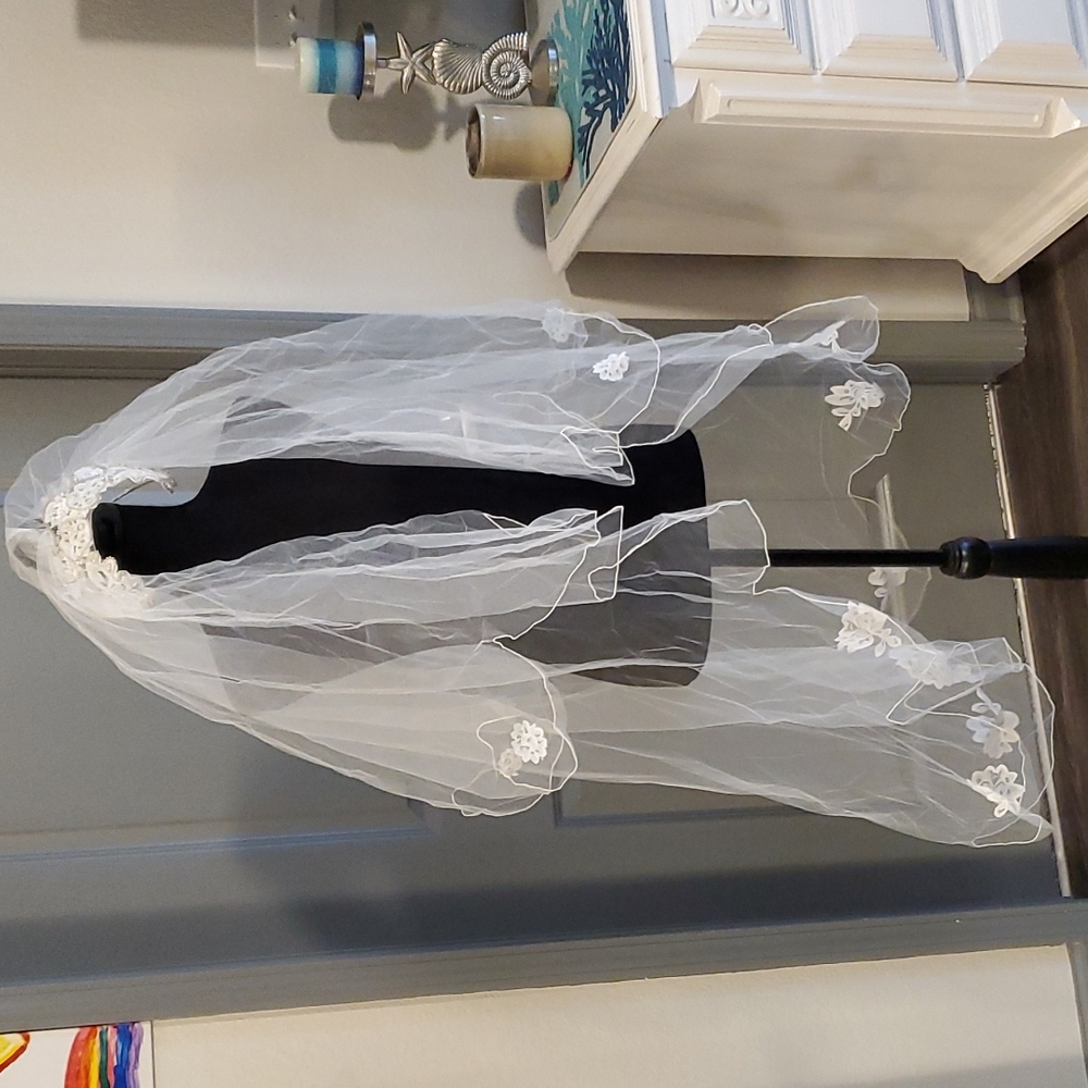Vintage 70s Two Tier Tulle Wedding Veil